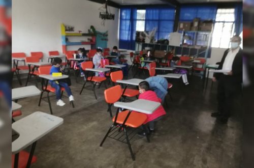 La primaria Josefa Ortiz de Domínguez durante la primera semana de clases presenciales. Foto Elio Henríquez