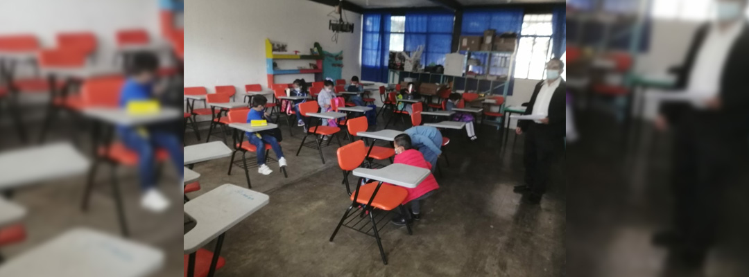 La primaria Josefa Ortiz de Domínguez durante la primera semana de clases presenciales. Foto Elio Henríquez