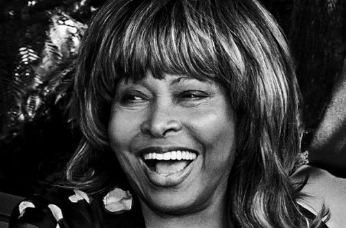 Tina Turner se sumó a la lista de cantantes que venden su catalogo musical a grandes compañías. Foto tomada del Twitter de @LoveTinaTurner / Archivo
