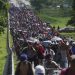 Caravana migrante a su llegada al municipio de Villa Comaltilán, Chiapas este 27 de octubre de 2021. Foto Ap
