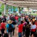 Migrantes indocumentados se réunen frente a las instalaciones del Poder Judicial de la Federación, en Tapachula, Chiapas (EFE)