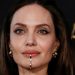 Jolie aseguró que tanto ella como el resto de actores que forman parte del diverso reparto de Eternals se sintieron muy cómodos en el set de rodaje. Foto: Reuters
