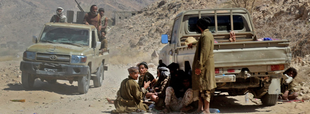 Combatientes yemeníes de la Brigada de Gigantes entrenados por los Emiratos Árabes Unidos ocupan una posición cerca de la aldea de Jafra, en las afueras de Marib, el 26 de enero de 2022. Foto Afp