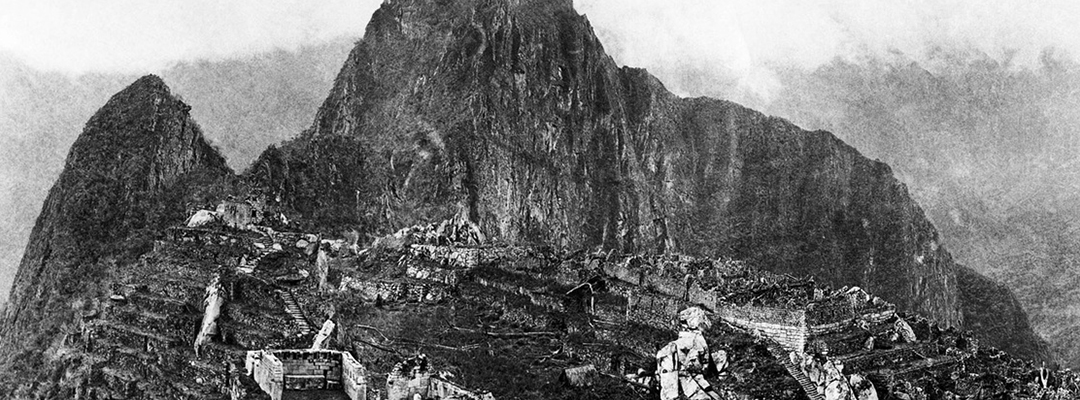 Vista panorámica de Machu Picchu, captada en 1912 por el arqueólogo Hiram Bingham. Foto Wikimedia Commons
