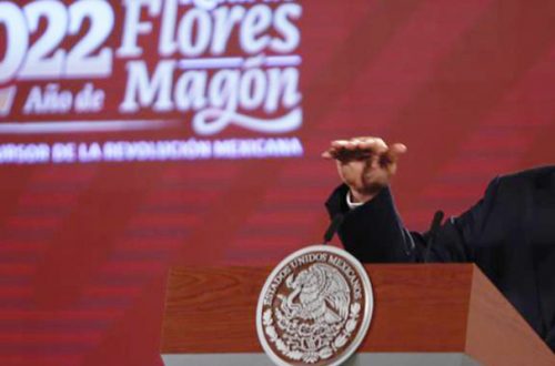 El presidente de México, Andrés Manuel López Obrador, durante su conferencia matutina en Palacio Nacional, en la Ciudad de México, el 20 de abril de 2022. Foto Guillermo Sologuren