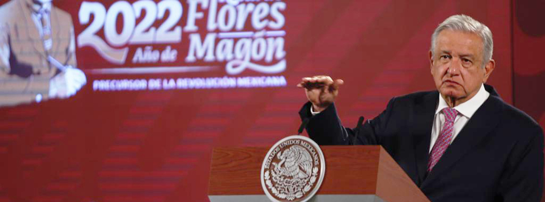El presidente de México, Andrés Manuel López Obrador, durante su conferencia matutina en Palacio Nacional, en la Ciudad de México, el 20 de abril de 2022. Foto Guillermo Sologuren