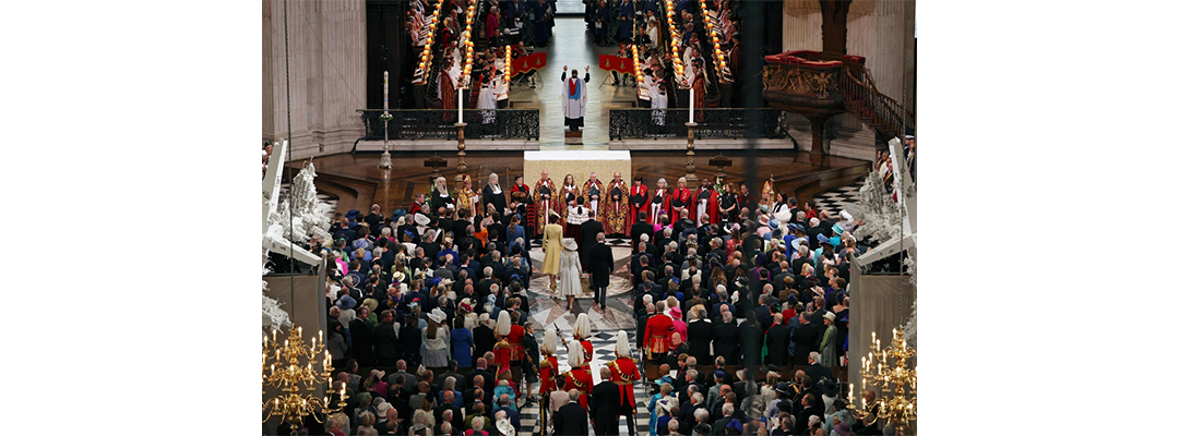 Miembros de la realiza durante el Servicio Nacional de Acción de Gracias por el reinado de Isabel II en la Catedral de San Pablo en Londres, el 3 de junio de 2022. Foto Afp