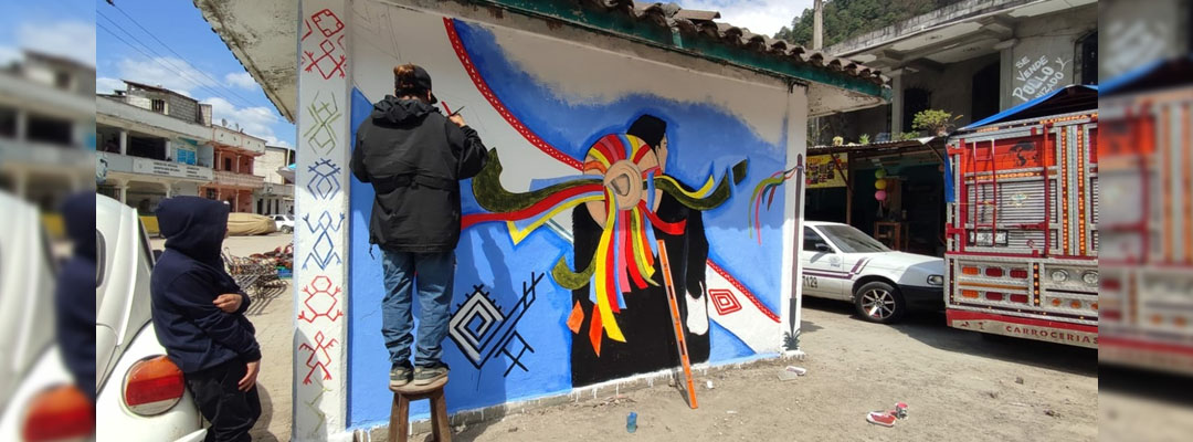 PIe de Foto.- El mural fue borrado en enero para colocar propaganda política de la senadora chiapaneca, Sasil de León Villar. Foto 'La Jornada'.