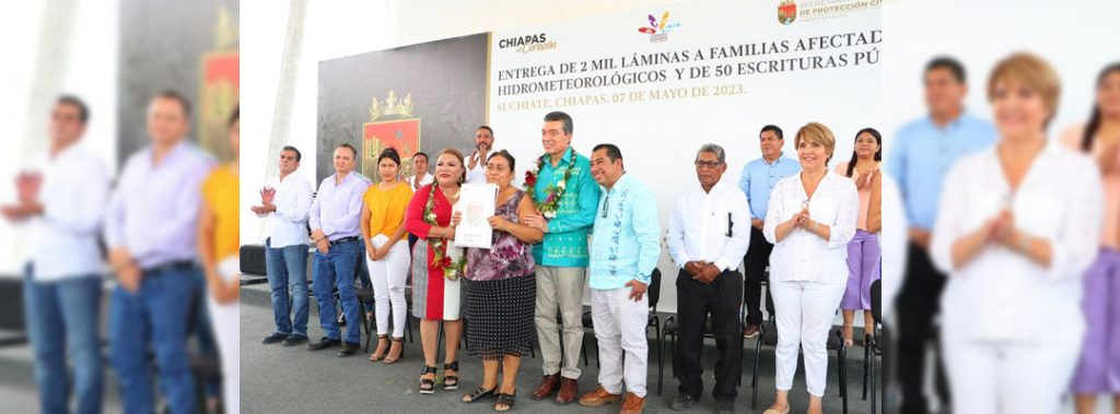 Entrega Rutilio Escand N Escrituras A Familias De Suchiate Tras A Os