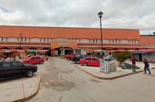 Pie de Foto.- Elementos de seguridad realizaron recorridos para mantener el orden al interior y exterior del mercado de la Zona Norte de San Cristóbal de Las Casas, Chiapas. Foto Tomada de Google Maps