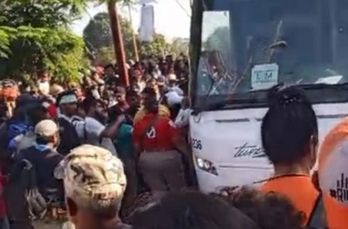 Pie de Foto.- Los migrantes de la Caravana “éxodo de la pobreza” partieron de Tapachula el 24 de diciembre en su intento por avanzar a otras partes del país. Foto especial