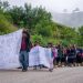 Pie de Foto.- Familias desplazadas de la comunidad de Santa Martha, Chenalhó, marchan por la paz en su comunidad, en Chiapas. Foto Cuartoscuro / Archivo