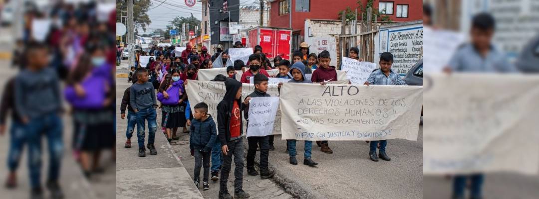 Pie de Fioto.- Protesta de familias de desplazados en Chiapas en imagen de archivo. Foto Cuartoscuro