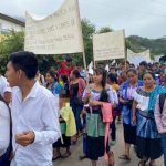 Pie de Foto.- Más de mil personas participaron en la marcha en el municipio de Sitalá, Chiapas. Foto ‘La Jornada’