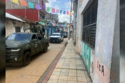 Pie de Foto.- Patrullaje del Ejército y la Guardia Nacional en la comunidad de Pantelhó, Chiapas. Foto 'La Jornada
