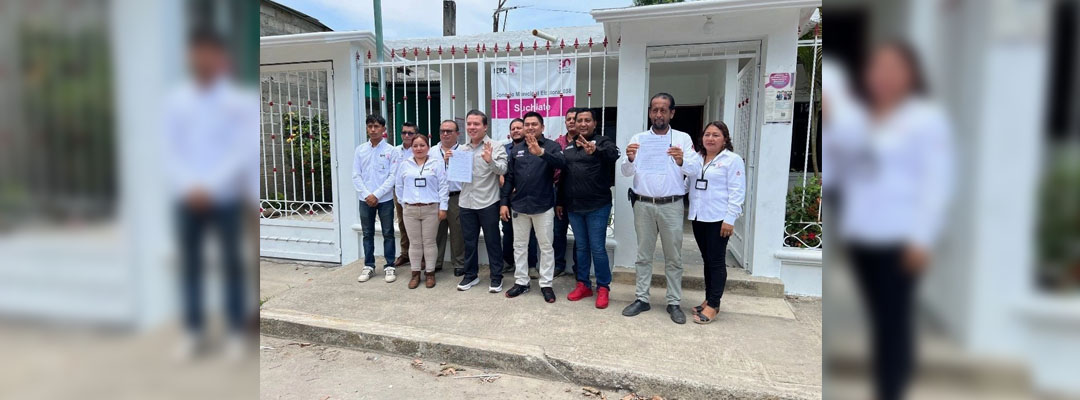 Pie de Foto.- Candidatos a la alcaldía de Suchiate, uno de los municipios más violentos de Chiapas firmaron un pacto de civilidad ante el IEPC. Foto Edgar H. Clemente.