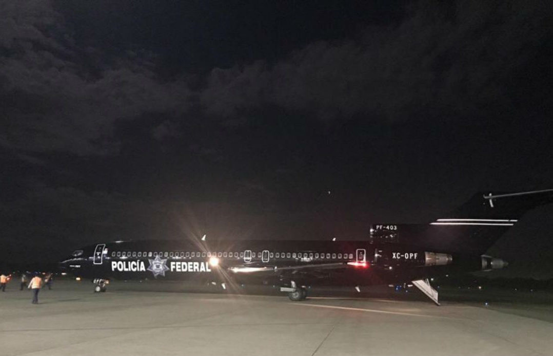 Avión de la Policía Federal repatria a 150 hondureños de caravana migrante expresochiapas