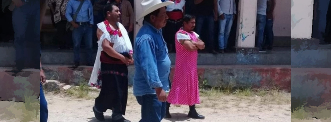 Javier Sebastián Jiménez Sántiz, fue vestido de mujer y obligado a desfilar en las calles.