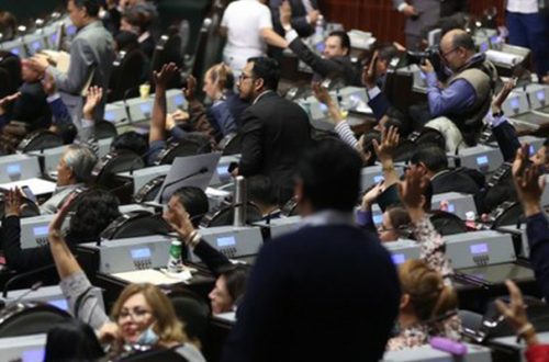 Durante una sesión plenaria en la Cámara de Diputados, en marzo pasado. Foto José Antonio López