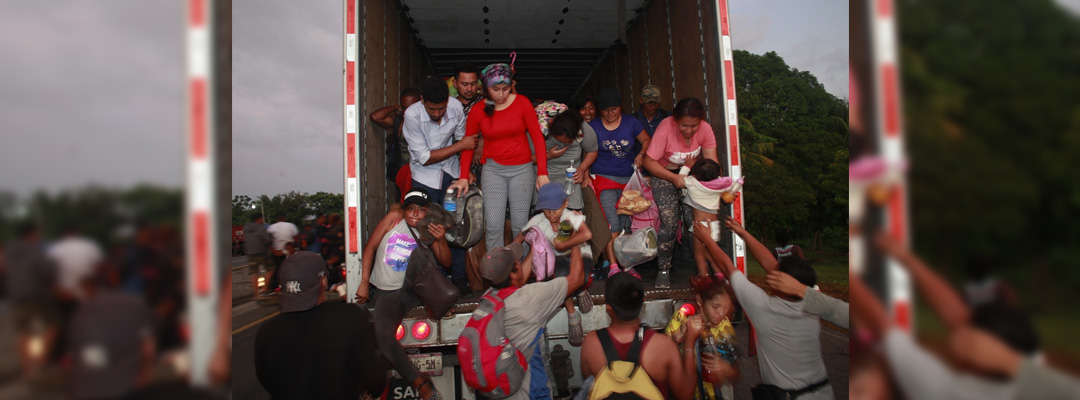 Fuentes del INM informaron que los migrantes serán trasladados a diferentes estados, entre ellos Morelos, Puebla, Edomex, e Hidalgo. Foto Víctor Camacho/Archivo