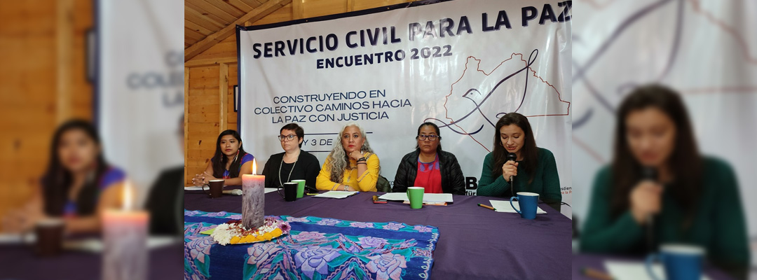 Organizaciones civiles se reunieron en San Cristóbal de las Casas para abordar mecanismos que fortalezcan la paz en Chiapas. Foto Elio Henríquez