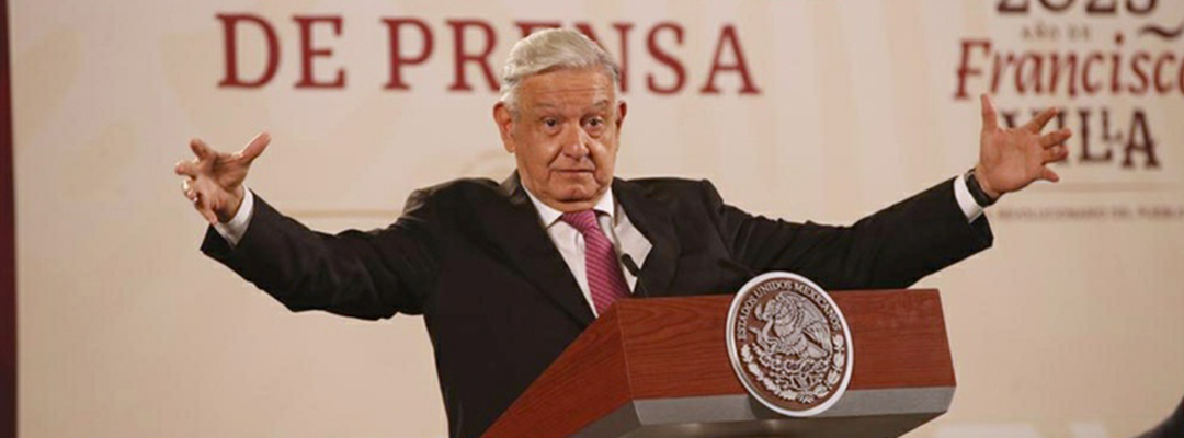 El presidente de México, Andrés Manuel López Obrador, durante su conferencia matutina en Palacio Nacional, en la Ciudad de México. Foto José Antonio López/La Jornada.