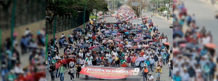 Pie de Foto.- Maestros de la CNTE mantienen ‘tomada’ la Secretaría de Educación en Chiapas. Foto Cuartoscuro / Archivo