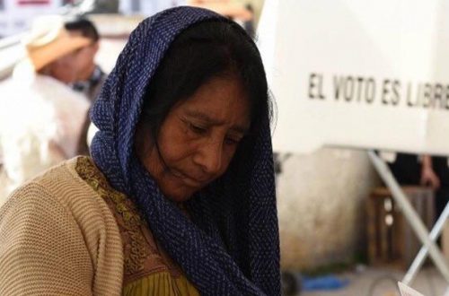 Pie de Foto.- En una casilla electoral de San Juan Chamula, Chiapas, este 2 de junio. Foto Isabel Mateos / Cuartoscuro / La Jornada