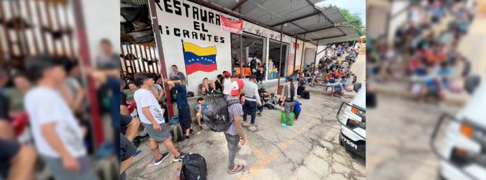 Pie de Foto.- Migrantes que en encuentran en la frontera de Guatemala con México saldrían en caravana rumbo a Estados Unidos el próximo domingo. Foto Edgar H. Clemente.