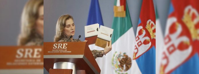 Pie de Foto.- La investigadora Beatriz Gutiérrez Müller incluyó en su colección internacional 'Resonancias sin Fronteras', obras de la chiapaneca Rosario Castellanos. Foto @SRE_mx