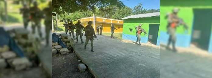 Pie de Foto.- Operativo de seguridad por parte de la Secretaría de la Defensa Nacional y la Guardia Nacional en Ocosingo, Chiapas, en julio de 2024. Foto Cuartoscuro