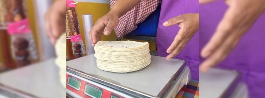 Pie de Fito.-La Cofece sancionó por más de dos millones de pesos a diversas personas y agentes económicos e inhabilitó a personas físicas por manipular el precio de la tortilla y limitar su venta en Huixtla, Chiapas. Foto Guillermo Sologuren / Archivo