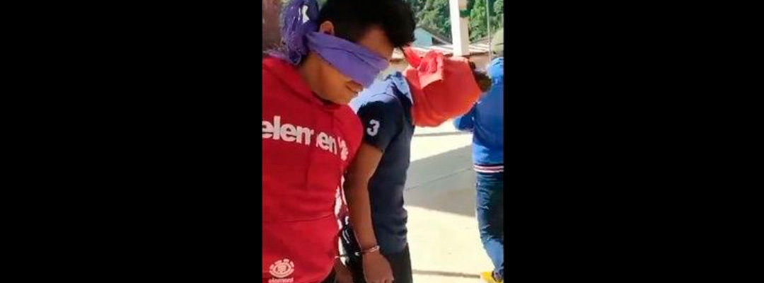 Pie de Foto.- El primer día fueron exhibidos en un video en redes sociales, maniatados y pidiendo a sus padres que den los recursos.