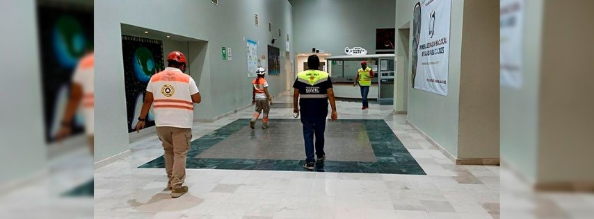 Pie de Foto.- Personal de Protección Civil de Chiapas realiza recorridos para identificar posibles daños causados por el temblor durante la madrugada del 9 de agosto de 2023. Foto tomada de Twitter @pcivilchiapas