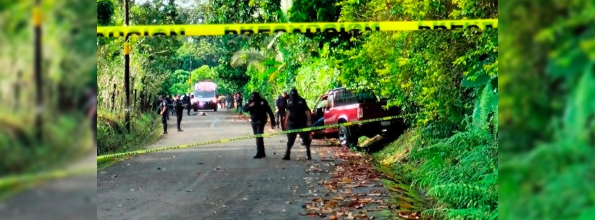 Pie de Foto.- El cadáver de una persona fue localizado en el norte de Tapachula, Chiapas. Foto ‘La Jornada’