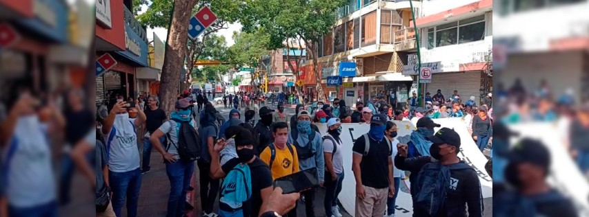 Pie de Foto.- Los jóvenes piden que no se criminalice a sus compañeros. Foto La Jornada