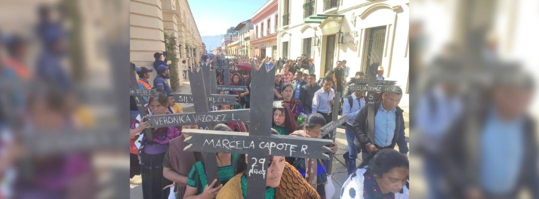 Pie de Foto.- Unos 5 mil católicos de la diócesis de San Cristóbal que realizaron una peregrinación para recordar al obispo Samuel Ruiz y pedir seguridad en Chiapas. Foto Elio Henríquez