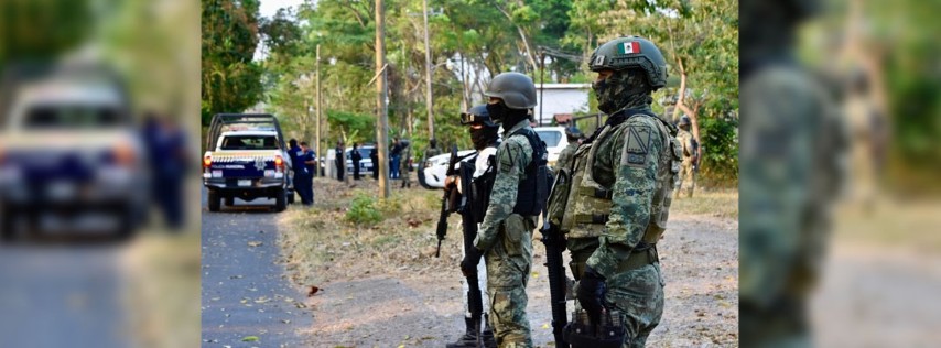 Pie de Foto.- Autoridades localizaron en una vivienda a tres migrantes asesinados y tres más heridos. Foto Edgar H. Clemente
