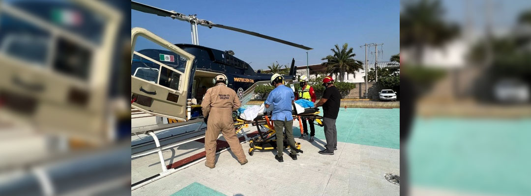 Pie de Foto.- Protección Civil de Chiapas informó que trasladó en aeronaves del gobierno a dos pacientes que requerían atención médica especializada. Foto La Jornada