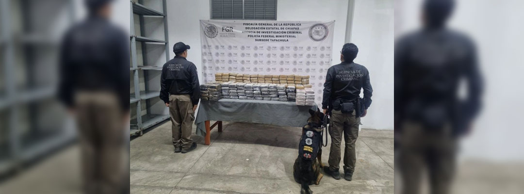 Pie de Foto.- Los detenidos, el narcótico, la bodega y los vehículos fueron puestos a disposición del Ministerio Público Federal. Foto: FGR-Chiapas
