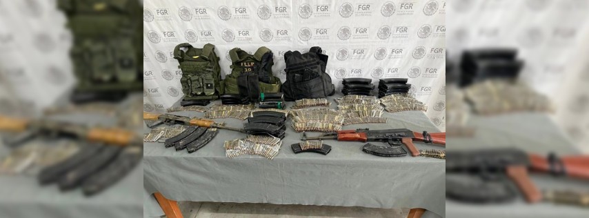 Pie de Foto.- Los presuntos criminales lograron huir del sitio, por lo que no hubo detenidos. Foto 'La Jornada'