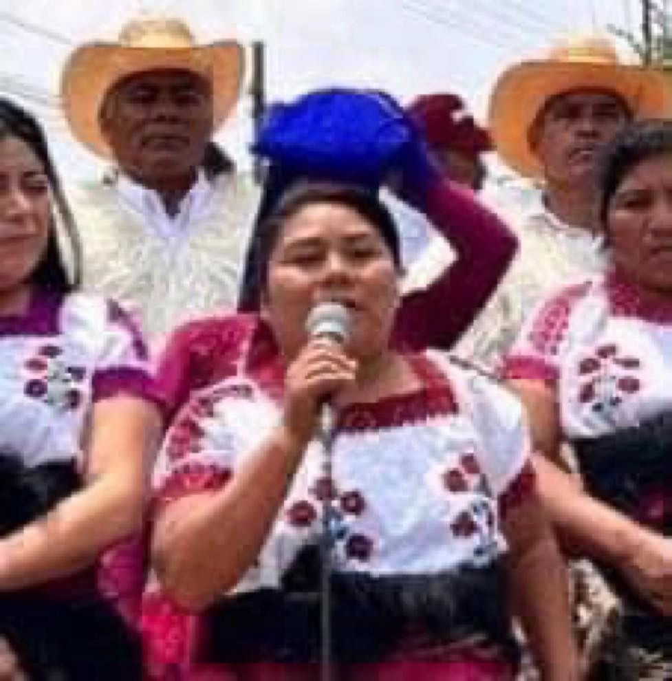 Pie de Foto.- María de la Luz Hernández candidata de Morena a la alcaldía de Rincón Chamula fue atacada a balazos la tarde de este domingo. Foto Difundida e redes sociales.