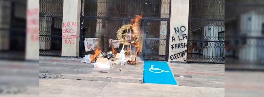 Pie de Foto.- Integrantes de la sección 7 del SNTE adherido a la CNTE señalaron que las elecciones de 2 de junio son un "circo electoral". Foto 'La Jornada