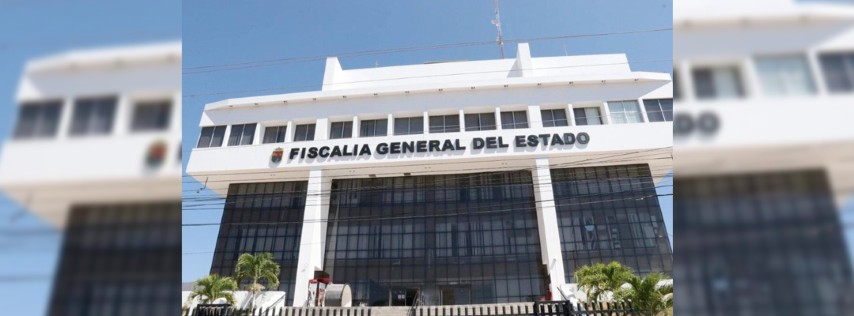 Pie de Foto.- Elementos de la Policía de Investigación efectúan las primeras indagatorias para el esclarecimiento de los hechos y fincar responsabilidades”, aseguró la FGE de Chiapas en un comunicado. Foto tomada de Facebook @FGEChiapasOficial