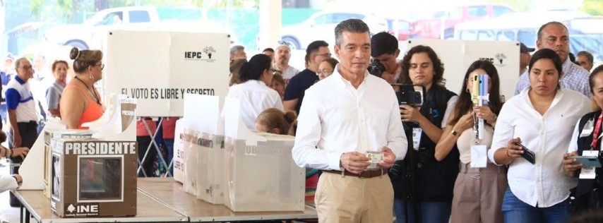 Pie de Foto.- El Instituto Nacional Electoral y el Instituto de Elecciones y Participación Ciudadana del Estado de Chiapas "hicieron un gran esfuerzo, un gran trabajo y bueno" y eso se está viendo con la afluencia de votantes en las casillas, afirmó el gobernador Rutilio Escandón. Foto ‘La Jornada