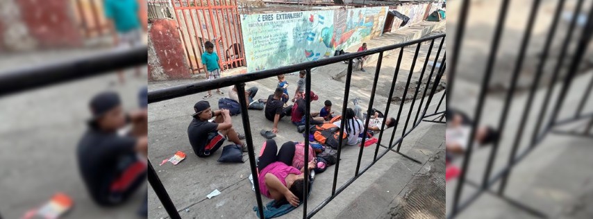 Pie de Foto.- Luis García Villagrán, del Centro de Dignificación Humana AC, aseguró que los migrantes han decidido organizarse ante los engaños de los que son víctimas por parte del Instituto Nacional de Migración. Foto Édgar H. Clemente.