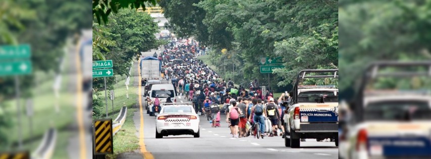 Pie de Foto.- Migrantes quieren salir de la frontera sur por la falta de empleo y porque la respuesta a sus peticiones de regularización en México y asilo en EU a través de la CBP One puede demorar meses. Foto Édgar H. Clemente.