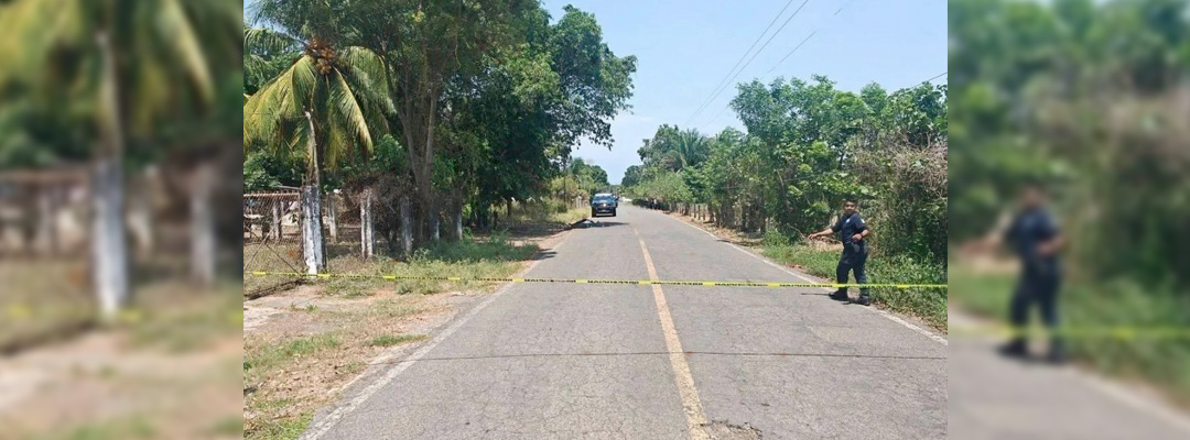 Pie de Foto.- Testigos indicaron que el abogado viajaba en una camioneta Nissan Kicks y otro vehículo color gris lo seguía en el que viajaban los en el que viajaban los presuntos agresores. Foto tomada de X