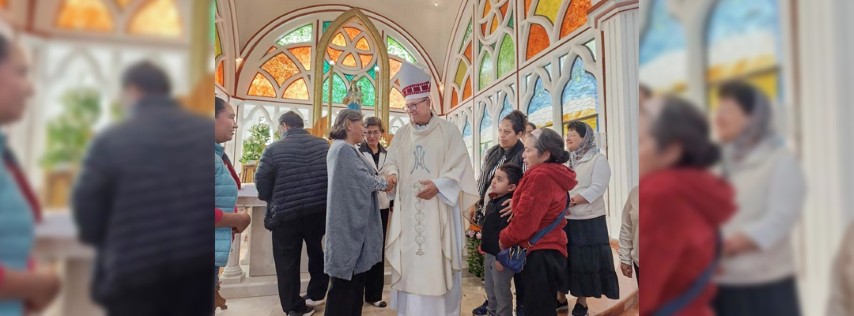 #Pie de Fito.- Acompañado por un grupo de católicos, López Alfaro, quien desde 2004 llegó a San Cristóbal procedente de la diócesis de Toluca, estado de México invitado por el entonces obispo, Felipe Arizmendi Esquivel. Foto: Elio Henríquez.