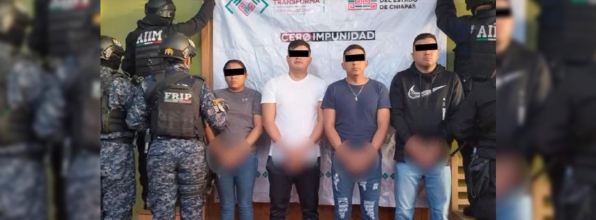 Pie de Foto.- Cuatro integrantes de la Fuerza de Reacción Inmediata Pakal, grupo élite creado para el combate del crimen organizado en Chiapas, fueron detenidos por extorsionar a empresarios. Foto La Jornada